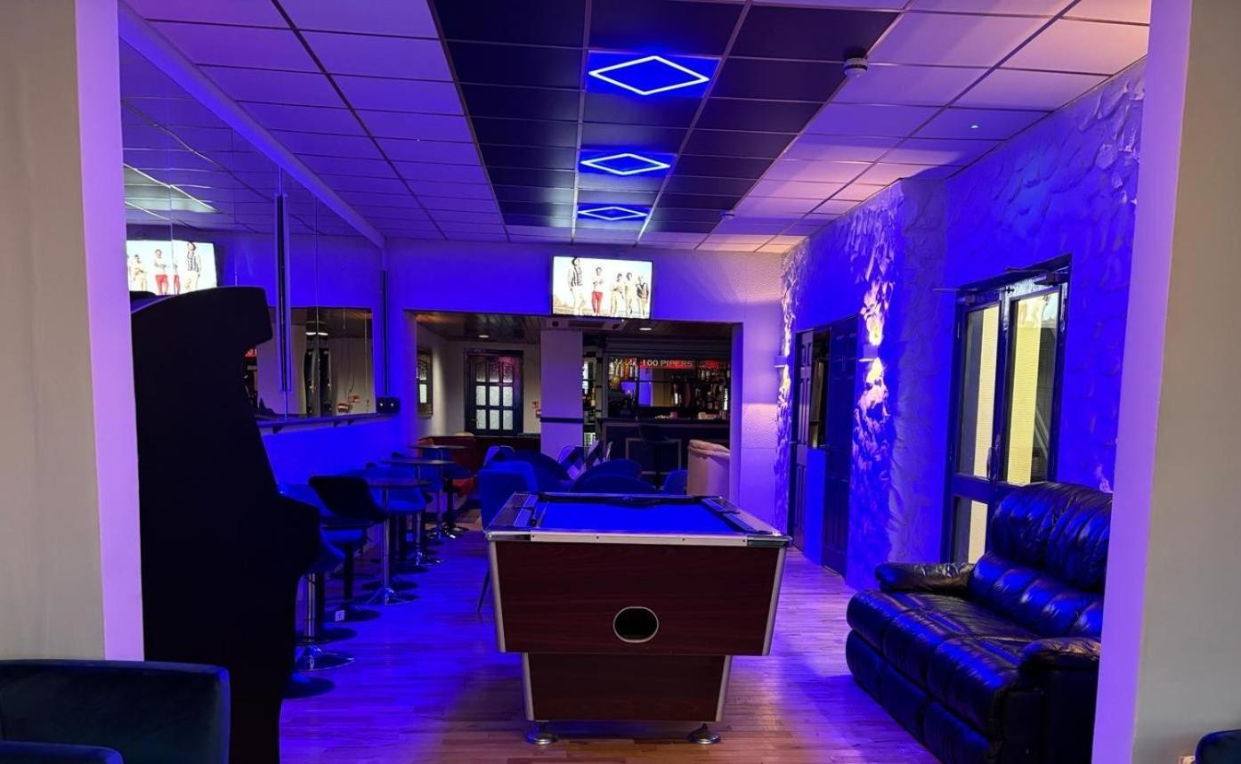 100 Pipers Couette-café 3*
